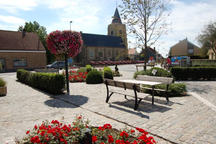 POI kerk Mannekensvere Onze-Lieve-Vrouwekerk
