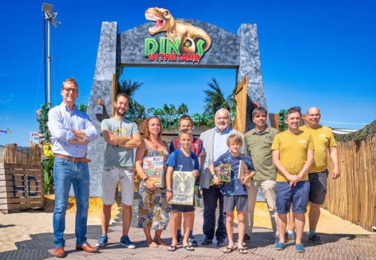 foto Luc Cassiman: 100.000 bezoekers voor Dino's in the sand