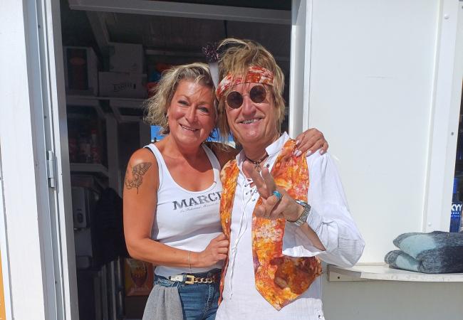 Flower power beachbar