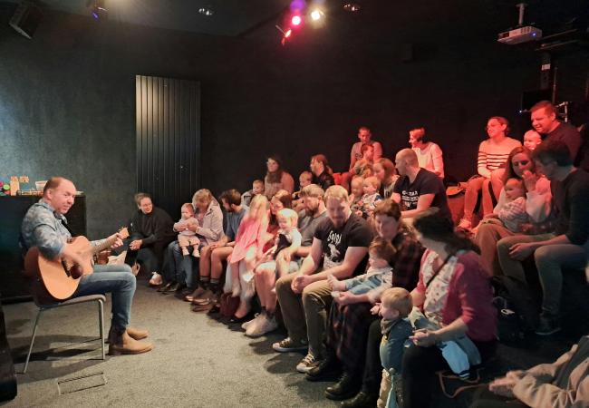 Workshop ‘Muziek op schoot’ met Tamboeri © MI
