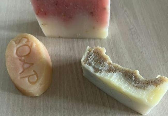 Natuurlijke Zepen & Scrubs Maken © Inge