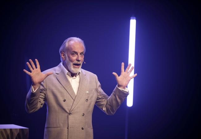 Gili (try-out) + Stijn Vandermeeren © Raar He 5to9 Management