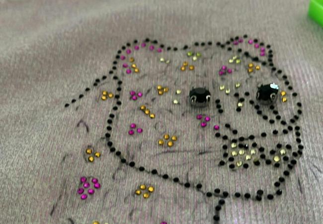 ✨ WORKSHOP – PIMP JE OUTFIT! ✨ Met strass, parels & hotfix © Inge