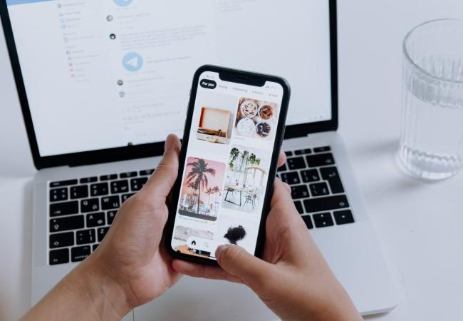 Werken met de smartphone © Pexels