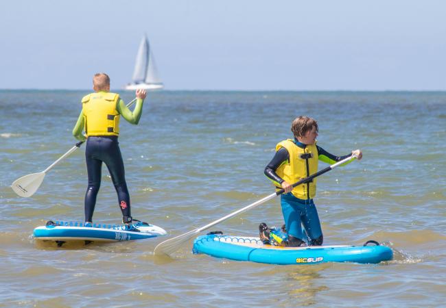 Verhuur van SUP's, golfsurfmateriaal & kajaks in Westende © The Outsider Coast