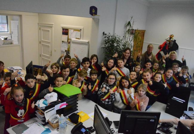 3e en 4e leerjaar Sint-Lutgardis Westende op bezoek in het gemeentehuis