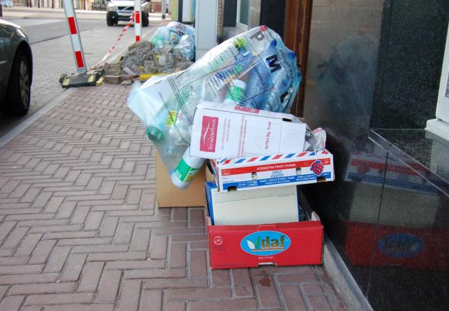 Papier-, karton- en PMD-ophaling in de Oostendelaan