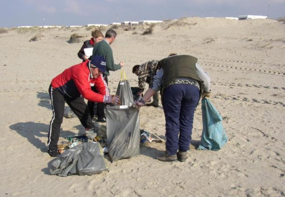 Opruimacties in Sint-Pieters-Kapelle, Schore en Mannekensvere