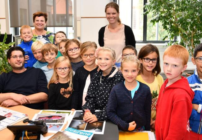 3e leerjaar Duinpieper Westende op bezoek in het gemeentehuis