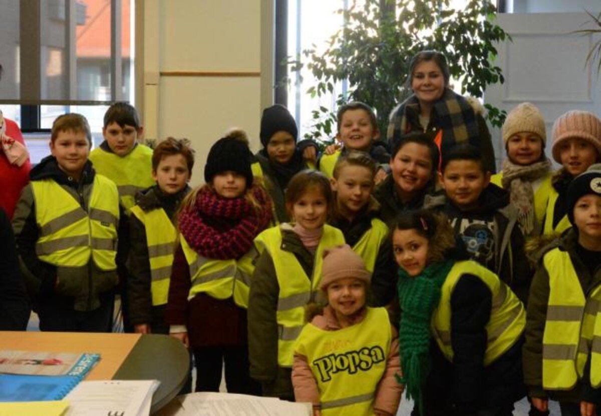 3de leerjaar de Zandloper op bezoek in het gemeentehuis