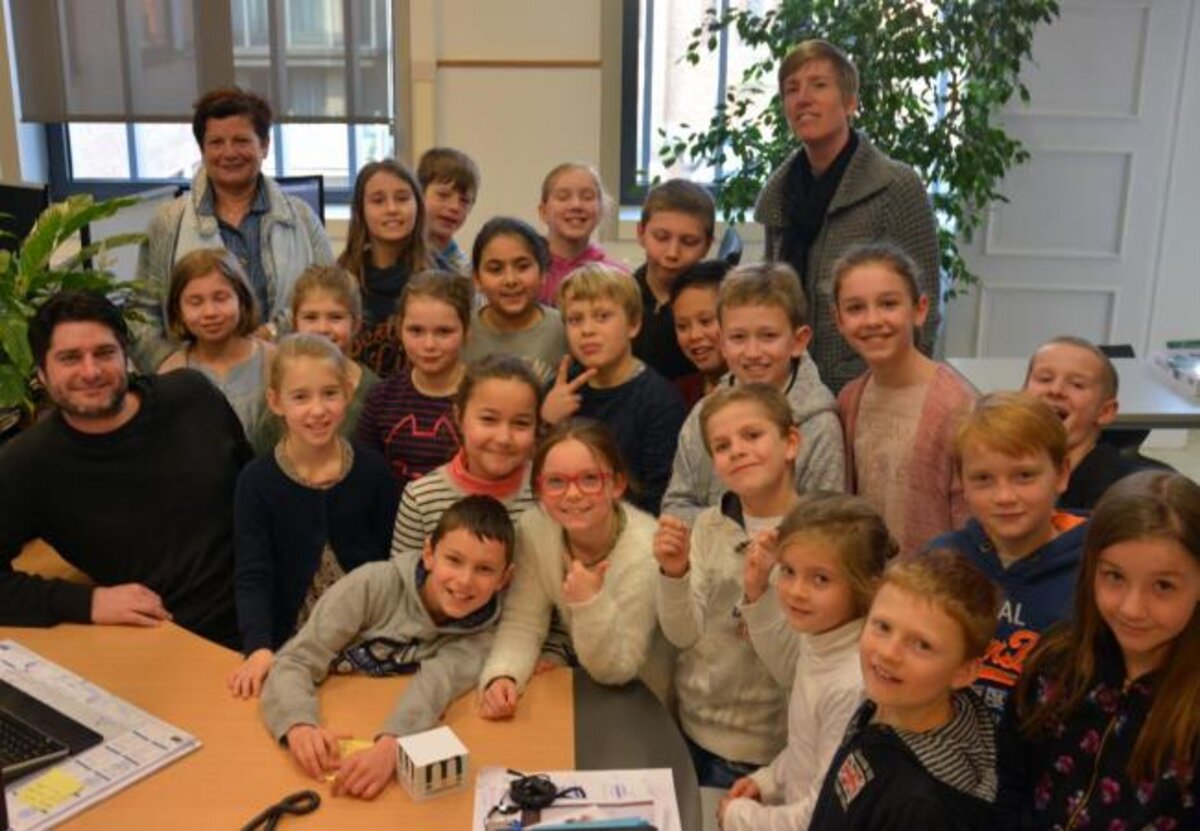 4e leerjaar Sint Jozef Middelkerke op bezoek in het gemeentehuis