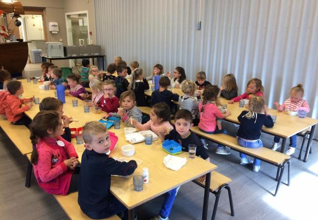 Vrijwilligers gezocht voor maaltijdbedeling op school