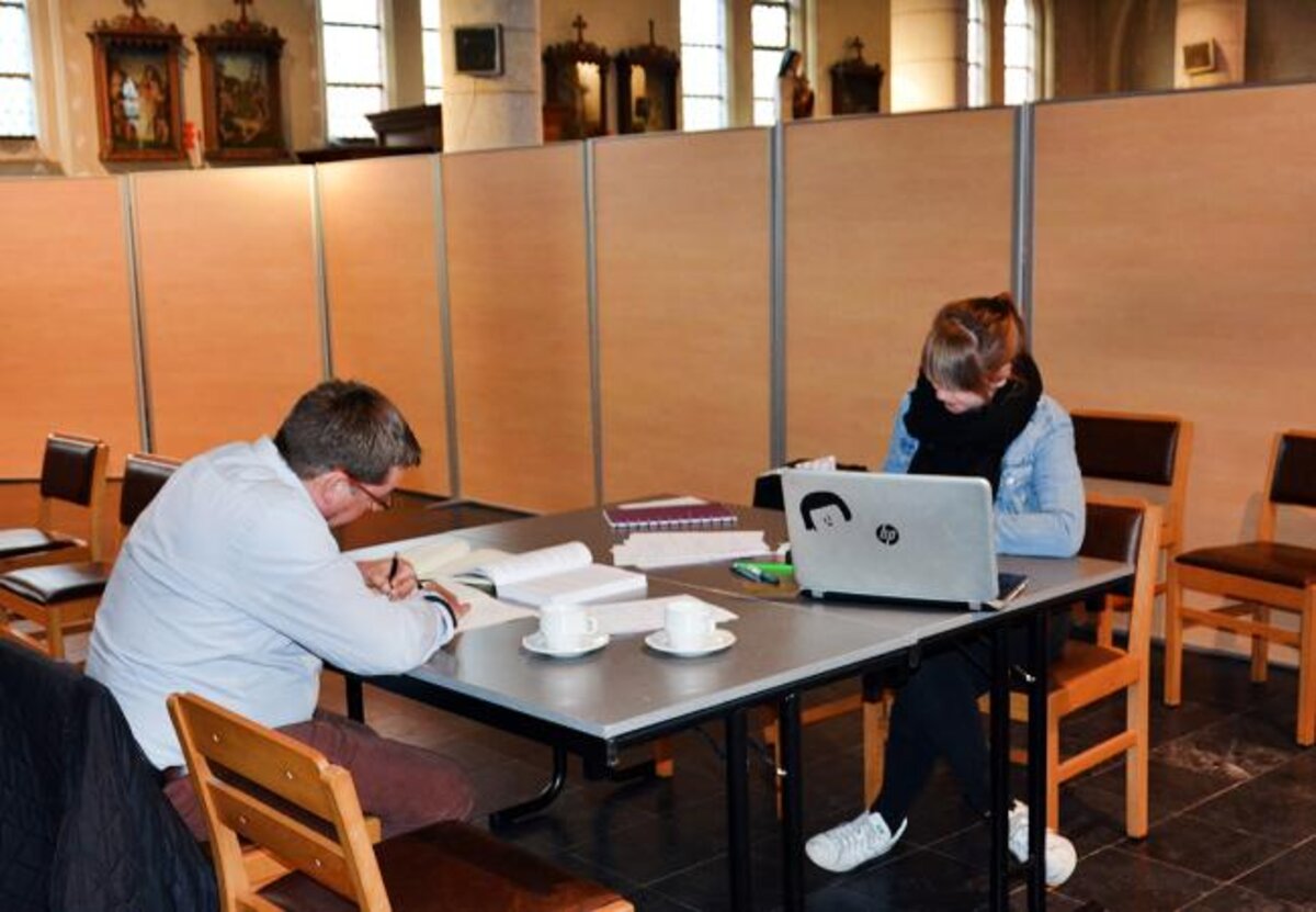 Herexamens? Misschien deze keer in de kerk studeren?