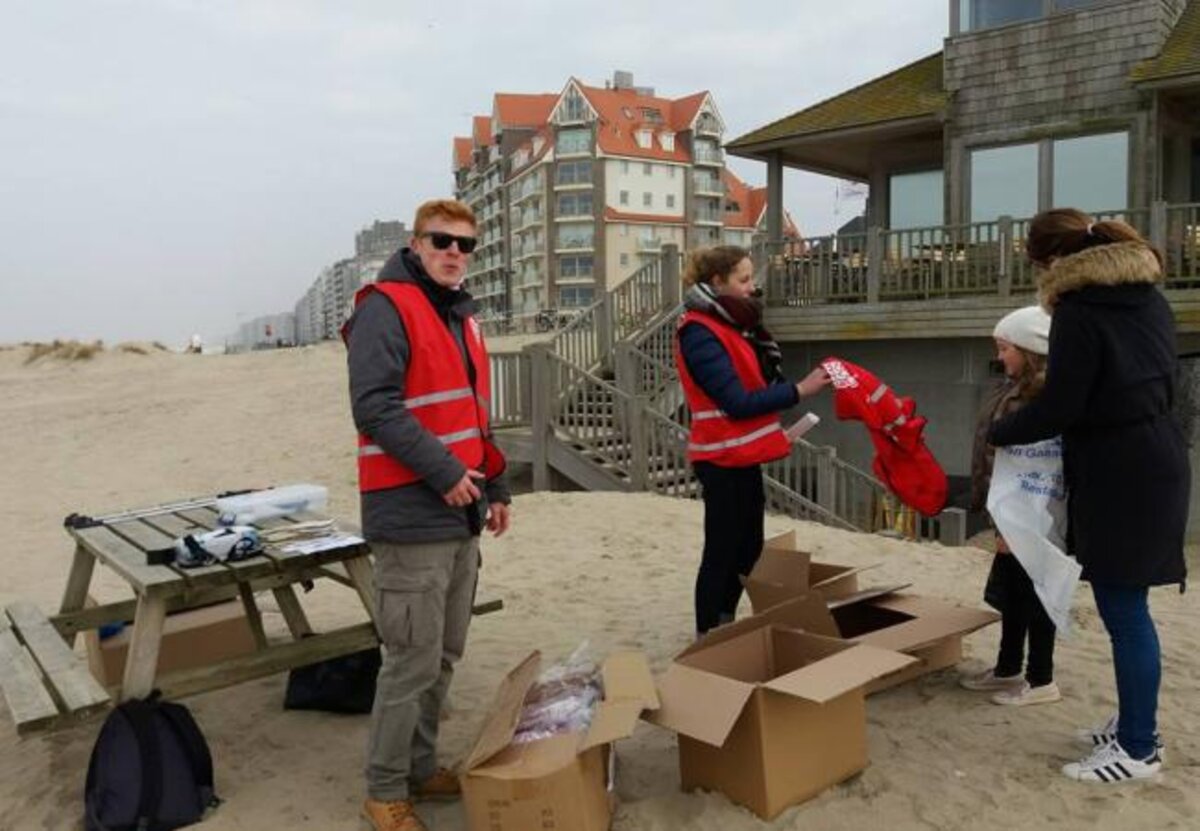 De Eneco Clean Beach Cup haalt 850 kg van Middelkerkse stranden