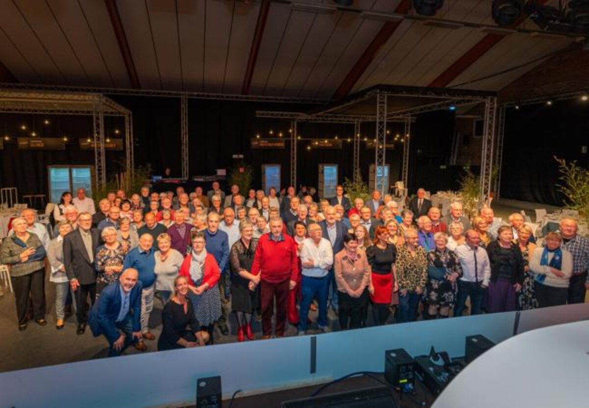48 koppels genieten van gouden avond