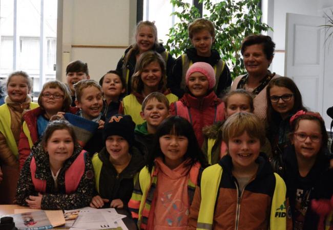 4e  leerjaar Sint-Lutgardis Westende op bezoek in het gemeentehuis