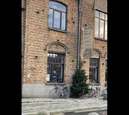 bezoek oud Gemeentehuis © eigen foto