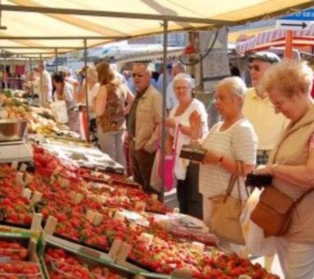 Wekelijkse markt westende
