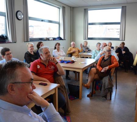 Foto's vorming enthousiast blijven als vrijwilliger