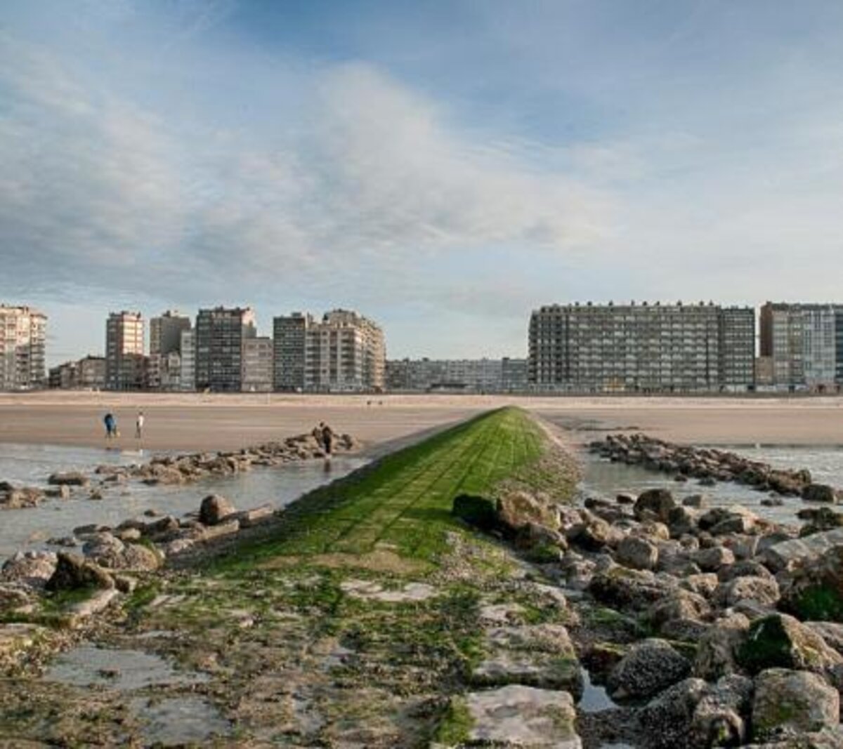 Gemeentebestuur Middelkerke huldigt amateurfotografen