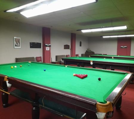 Snooker en poolzaal Serena.