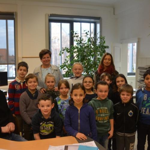 3e leerjaar De Zandloper Middelkerke op bezoek in het gemeentehuis