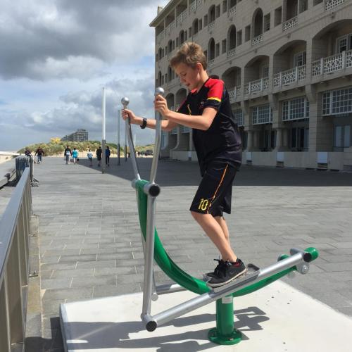 Deze zomer ook fitness toestellen op de zeedijk in Westende
