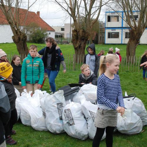 Opruimacties in Sint-Pieters-Kapelle, Schore en Mannekensvere