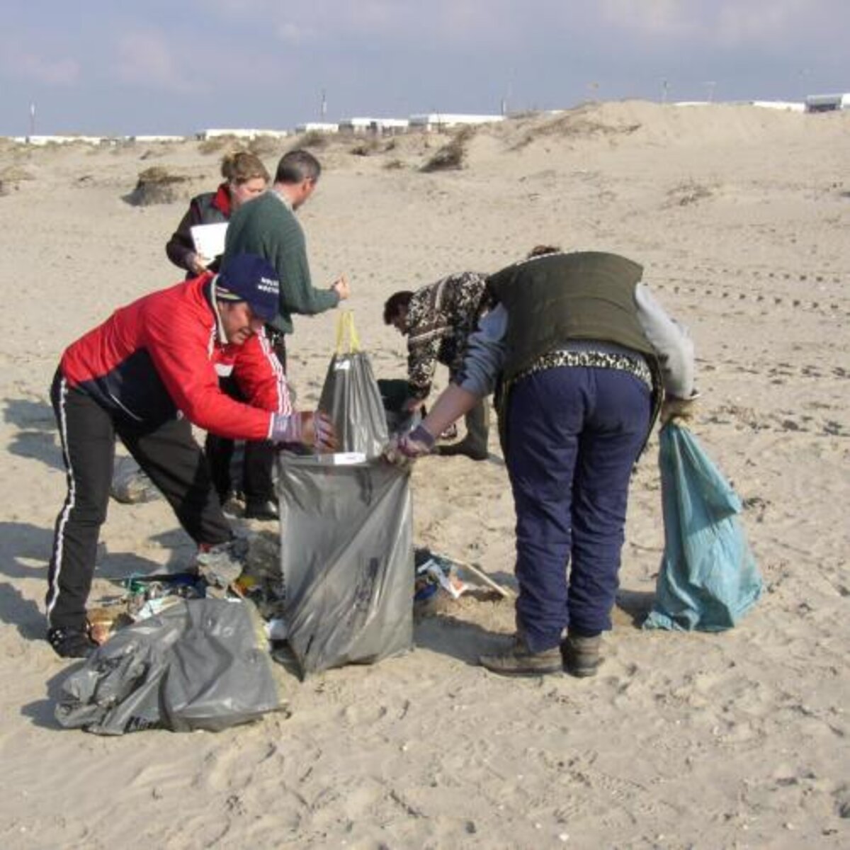 Opruimacties in Sint-Pieters-Kapelle, Schore en Mannekensvere