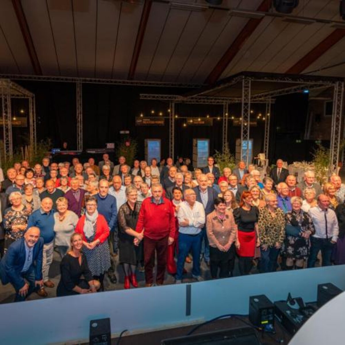 48 koppels genieten van gouden avond