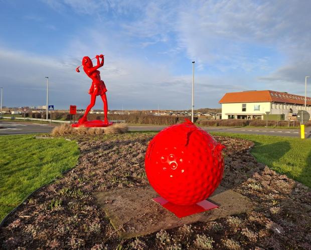 Cloned Golf Girl With Turtles